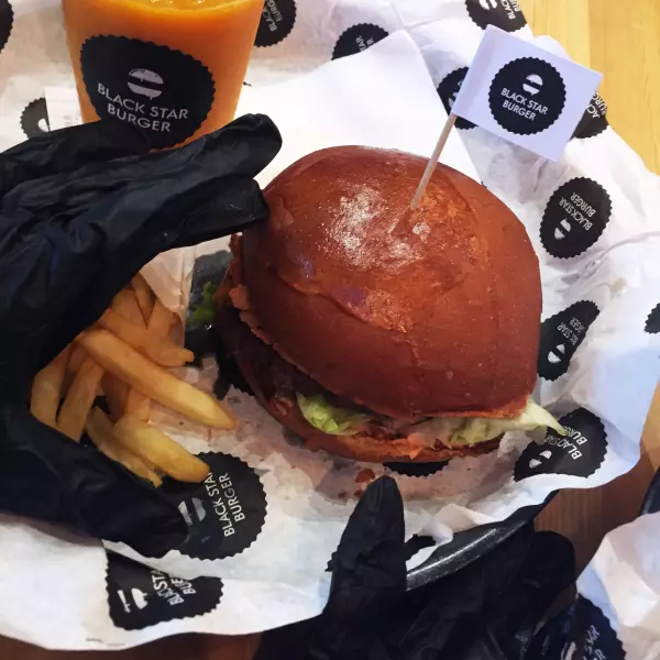 Black Star Burger - сочный и мощный!
