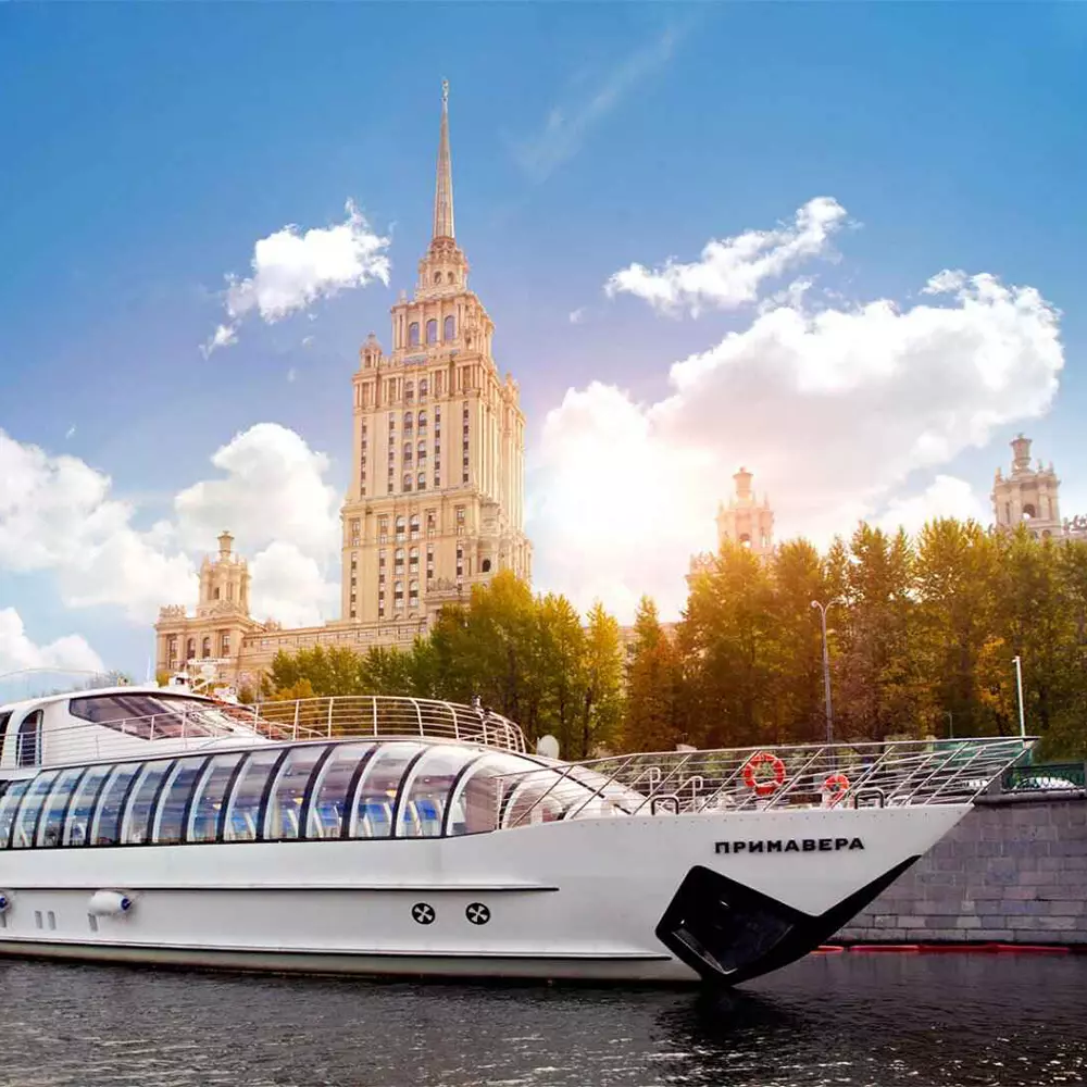 Хочу все знасть и все увидеть! Круиз по Москве-реке на борту яхты Radisson!