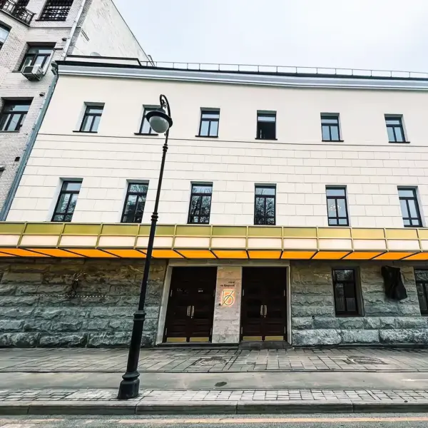 Фасад здания театра