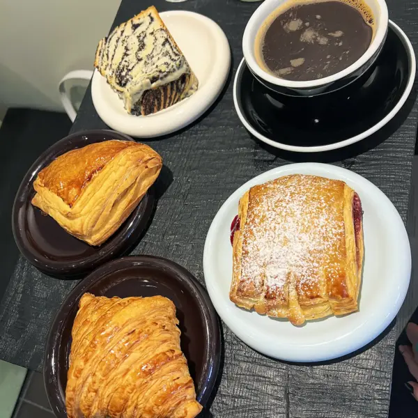 Выпечка и кофе Loave